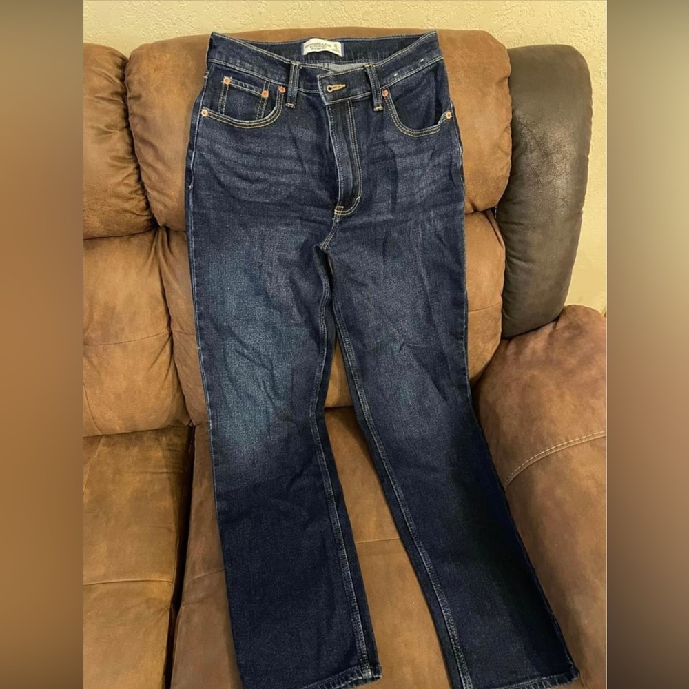 SOLD-Abercrombie & fitch 90’s straight jeans